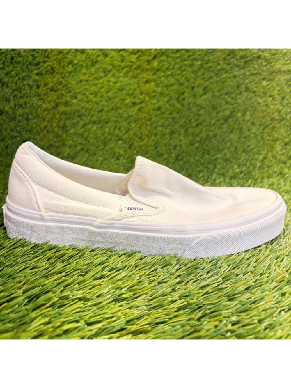 Vans Classic Slip-On Womens Size 7.5 White Athletic Skateboard Shoes Sneakers